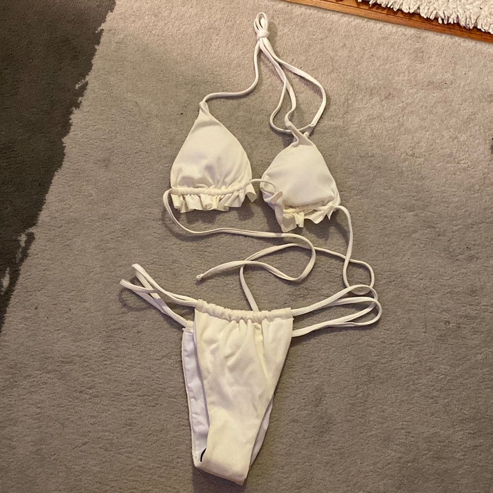 Shein off white bikini. Size Large